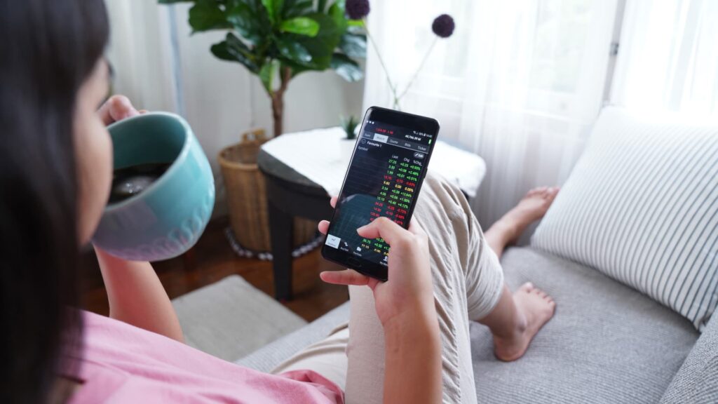 ETFs vs. mutual funds: Key differences for investors