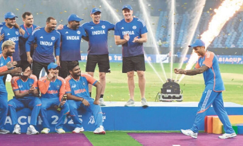 Pakistan, India trade barbs after Asia Cup trophy debacle – Sport
